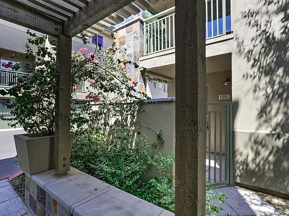 4th image of 815 E Rose Ln Unit 125