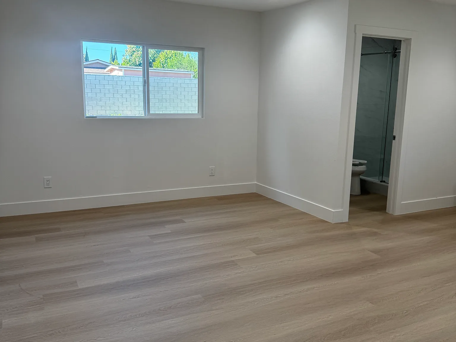 Studio, 500 sqft, $2,200 — Photo 2