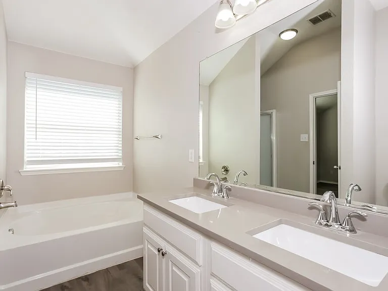 1205 Artesia Dr — Photo 12