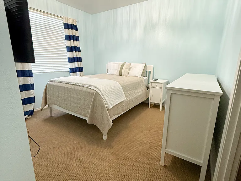 3916 E Kesler Ln — Photo 8