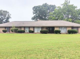 2004 W 1st St, Mount Pleasant, TX 75455