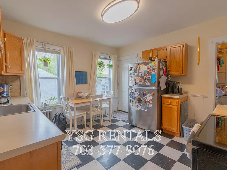 40 Easton St #3 — Photo 4