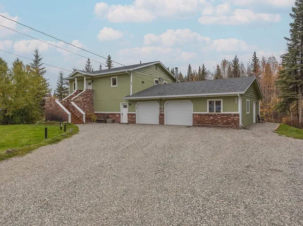 1128 Matthew Cir, North Pole, AK 99705