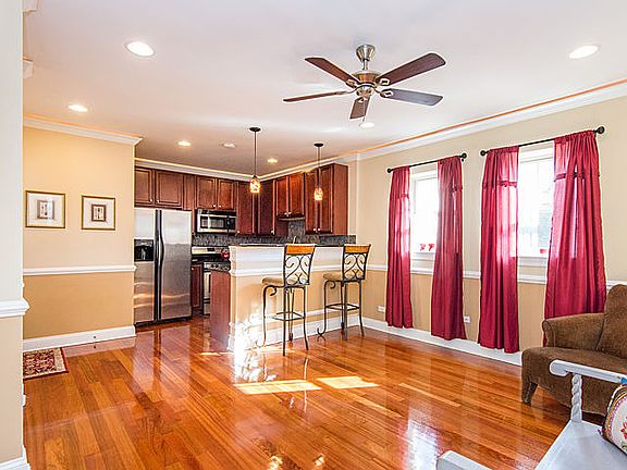 3rd image of 4111 W Eastwood Ave #1
