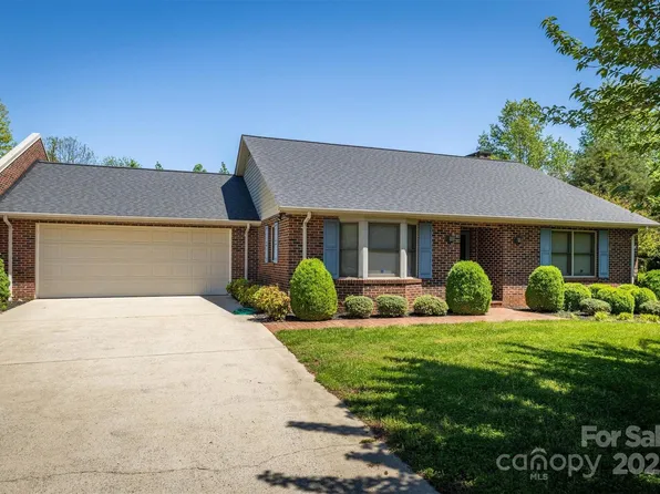 410 Rocky Top Ct, Lenoir, NC 28645