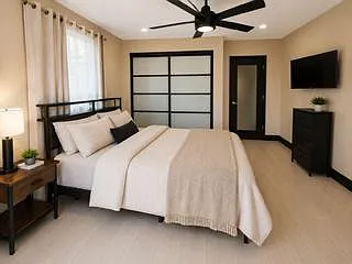 4 bed, 3.0 bath, 3300 sqft, $1,932 — Photo 2