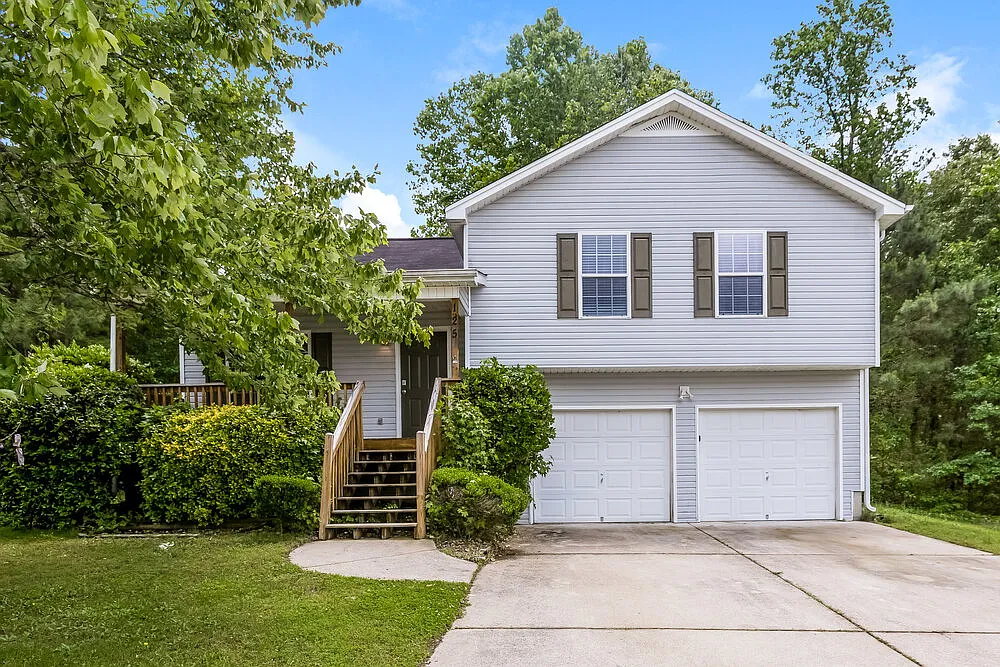 3 bed, 2.0 bath, 1202 sqft, $1,965 — Photo 1