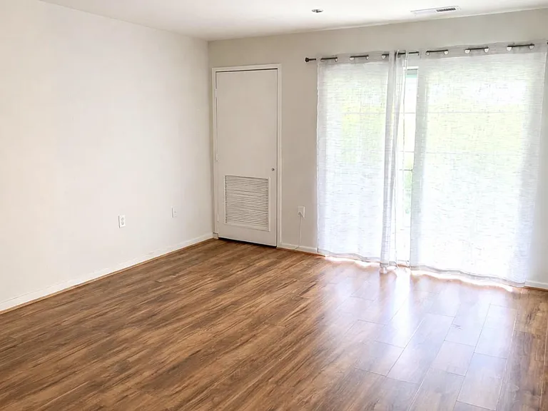 8503 Falls Run Rd #B — Photo 12