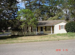 593 Ivey St SE, Dawson, GA 39842