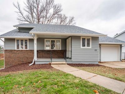 1121 2nd St SE, Le Mars, IA, 51031