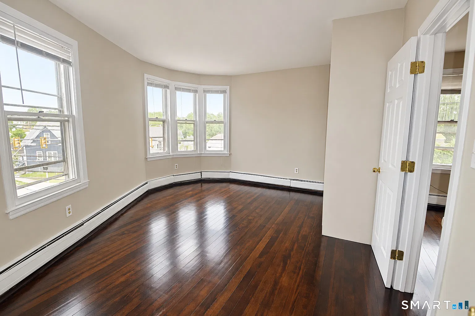 3 bed, 1.0 bath, 1675 sqft, $2,175 — Photo 2