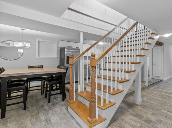 98 Elm St, Somerville, MA