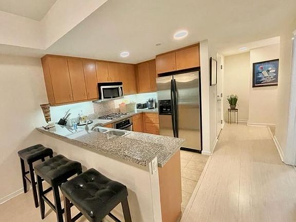 2nd image of 875 G St Unit 206