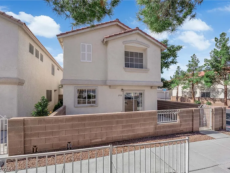2918 Pelican Breeze Ct — Photo 6
