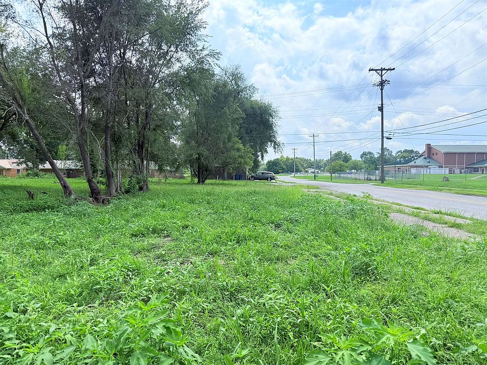 1st image of 1901 Locust St