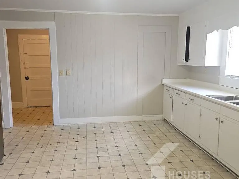 263 Beacon St — Photo 5