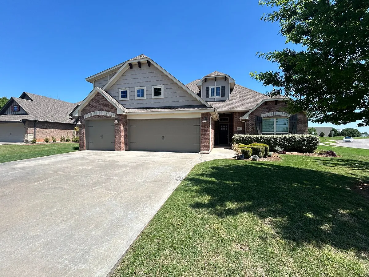 Building Photo - 2024 Sweetgrass Cir