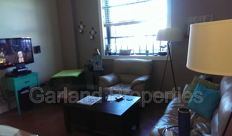 425 Campbell Ave SW #103 — Photo 4