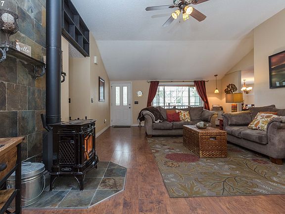 4th image of 22613 NE 234th Ct