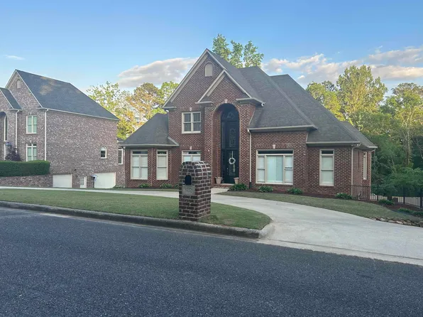 302 Palace Dr, Trussville, AL 35173