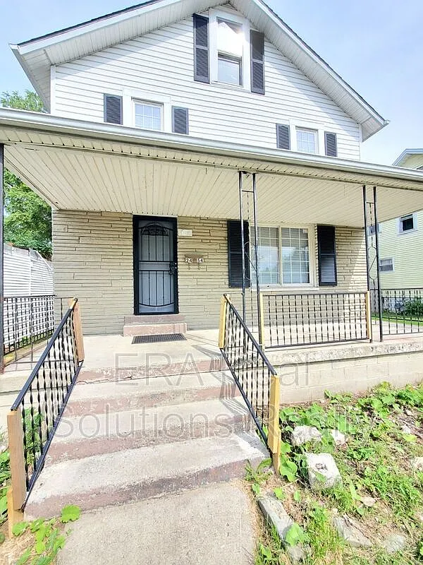 2454 Parkwood Ave photo 1