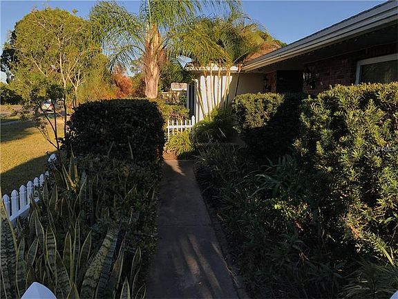 3rd image of 746 77th Ave N