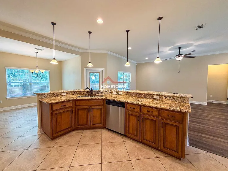 5573 Nate Ln — Photo 8