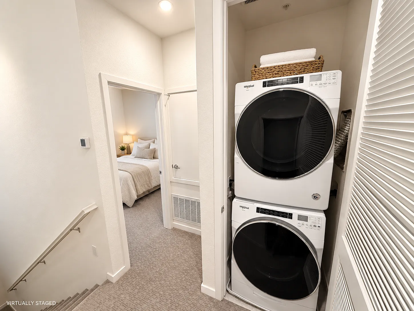 2 bed, 2.5 bath, 1045 sqft, $2,400 — Photo 3