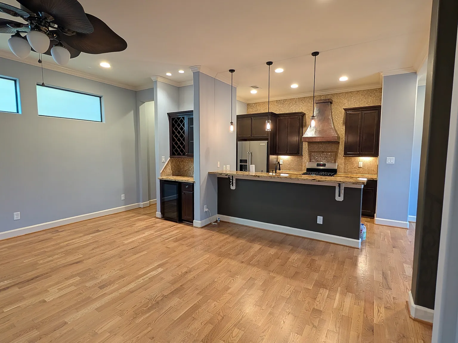 1433 W 23rd St — Photo 3