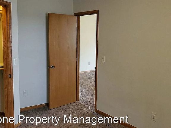 5th image of 1706 Hickory Ln