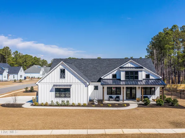 18 Berkshire Lane, Hampstead, NC 28443