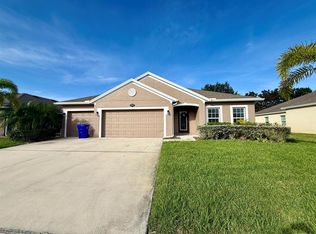 5997 Ridge Lake Cir, Vero Beach, FL 32967
