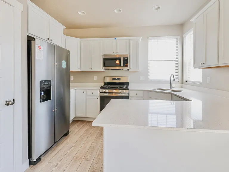 1083 W Osprey Dr — Photo 7
