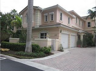 21109 NE 38th Ave, Miami, FL 33180