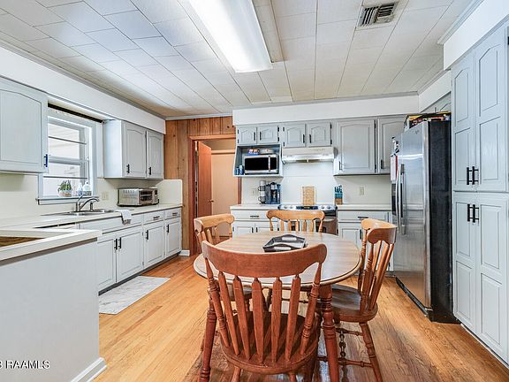 4th image of 111 S Bonin St