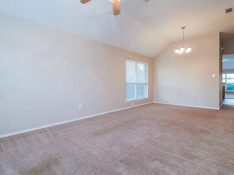 310 Ohara — Photo 6