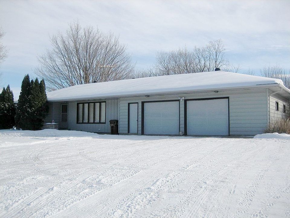 1.58 Acres Country Living!