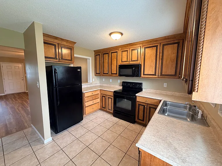 2705 Pineview Dr #A — Photo 6