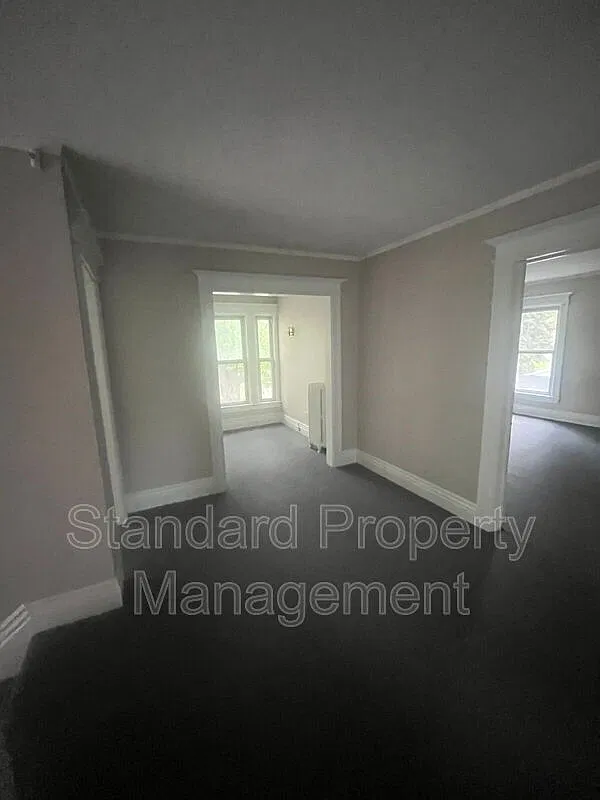 4 bed, 2.0 bath, $2,050 — Photo 4