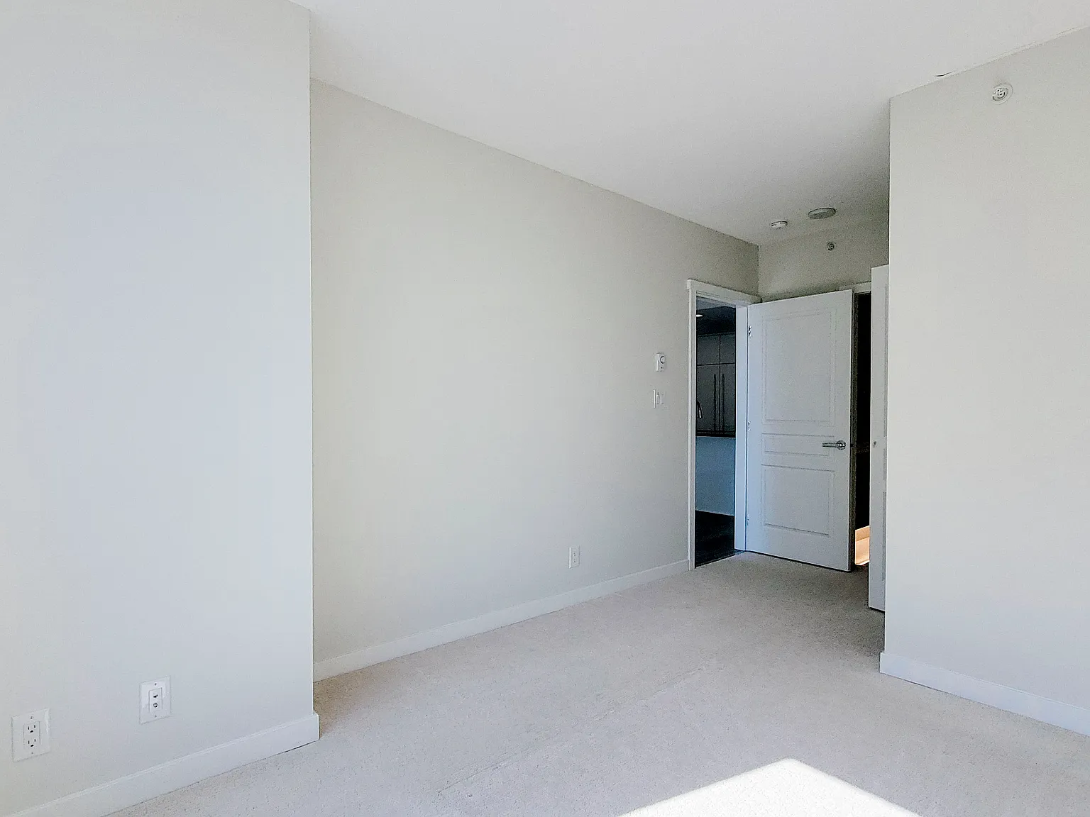 2 bed, 859 sqft, $2,800 — Photo 3