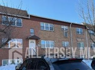 432 College Dr, Edison, NJ