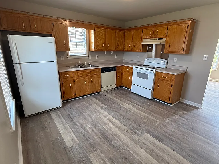 1048 Shadow Ridge Ave — Photo 5