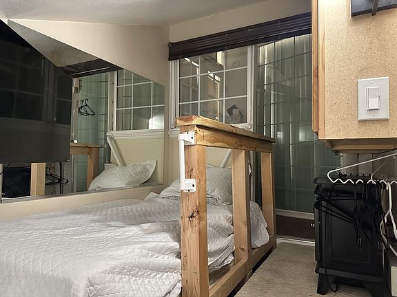 3rd image of 650 S Main St #1