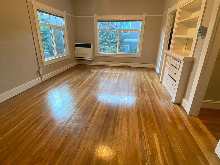 2345 NE Sandy Blvd #43 — Photo 4