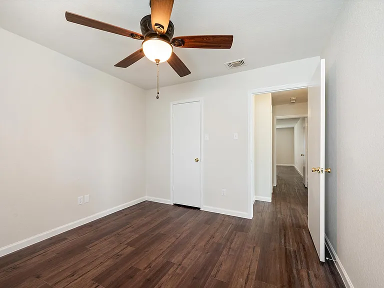5718 Cancun Dr — Photo 18