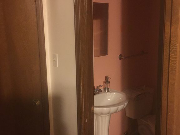 1/2 Bath