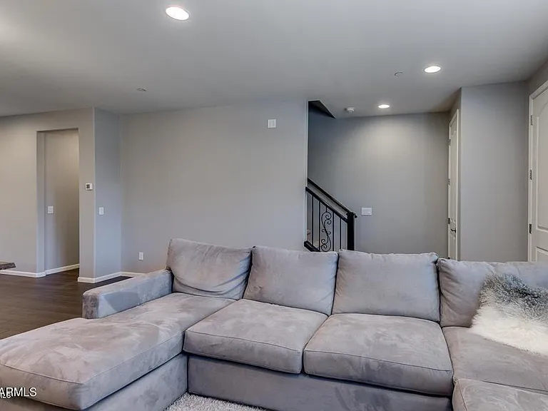 2477 W Market Pl #32 — Photo 9