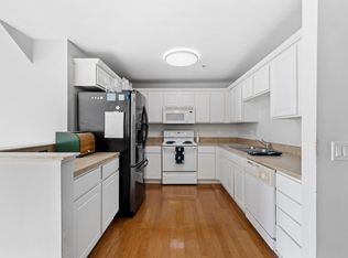 166 Club House Cir, Walled Lake, MI 48390