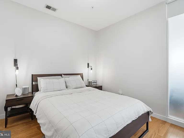 435 R St NW #404 — Photo 8