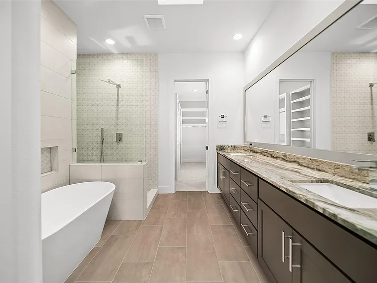 2408 Gray St — Photo 10